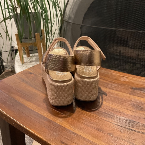 Pedro Garcia Nirvana Wedge Sandal Gold Size US 6.5/ EU 37 - Picture 4 of 9